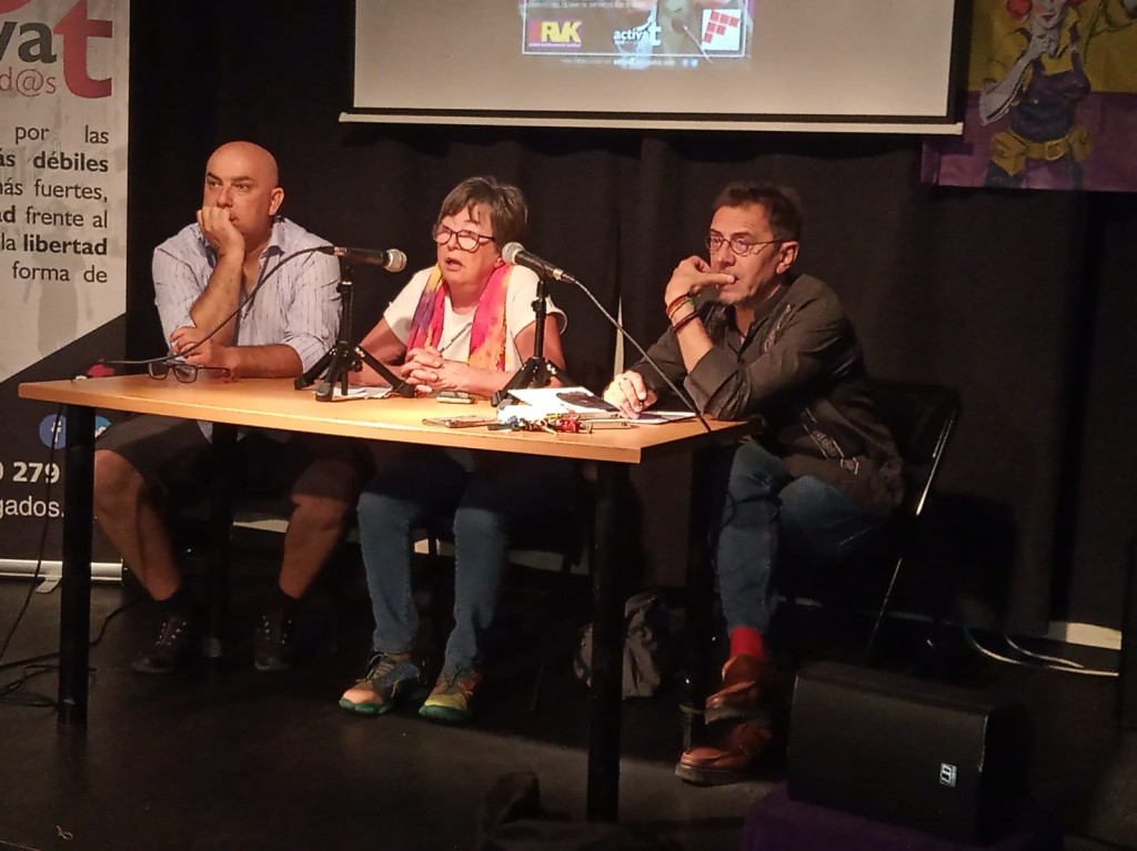 María Luisa Carrión, Antonio Segura y Juan Carlos Monedero.